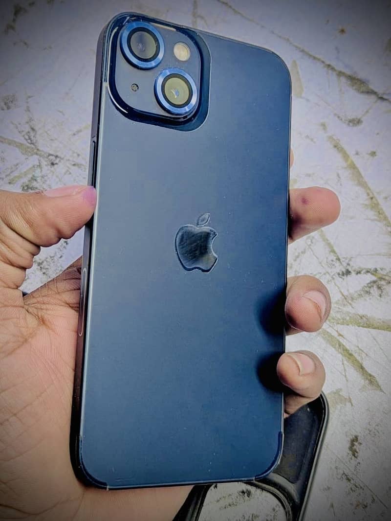 Apple iPhone 13 1