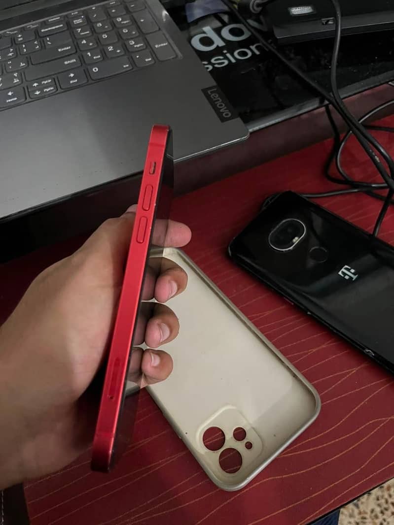 Apple iPhone 12 6