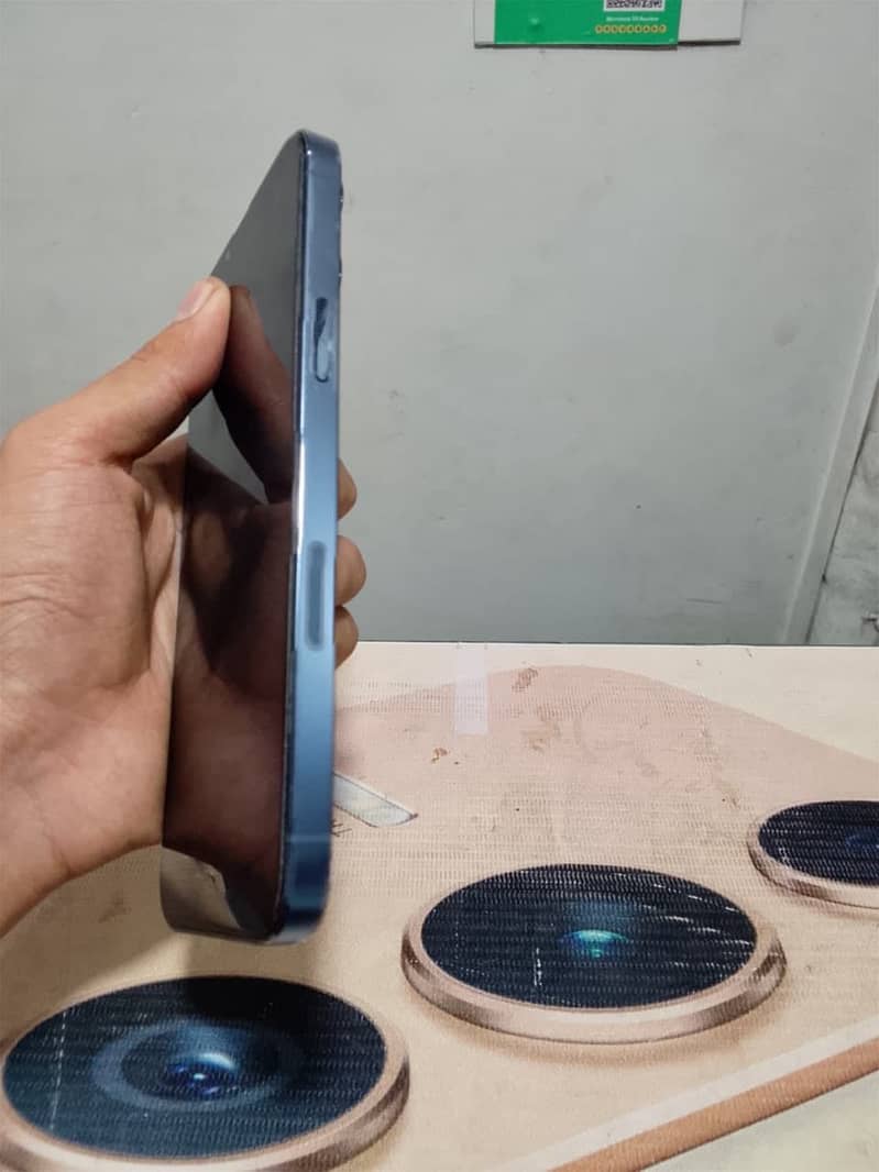 Apple iPhone 13 Pro Max 2