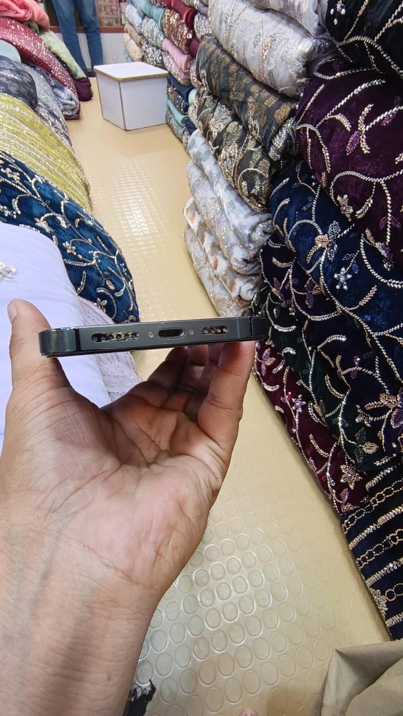 Apple iPhone 13 Pro Max 5