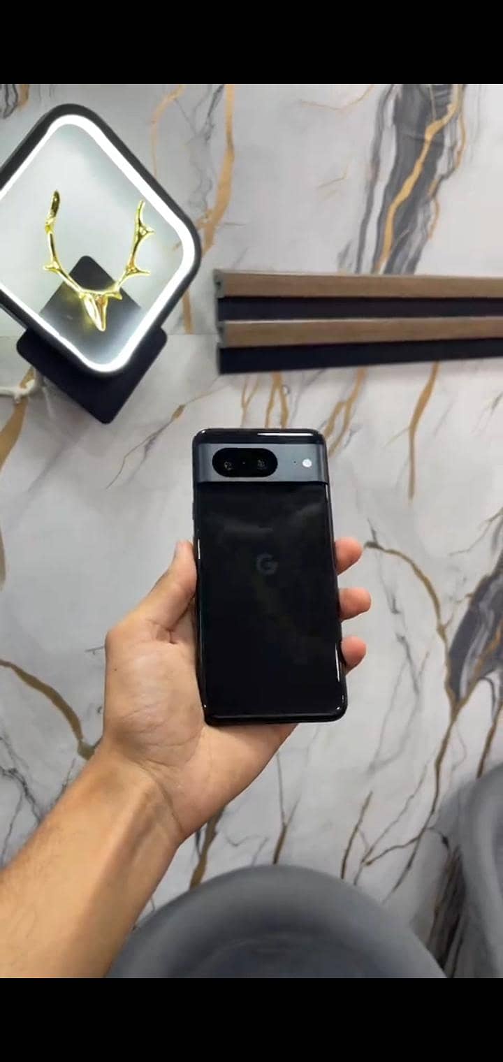 Google Pixel 8 4