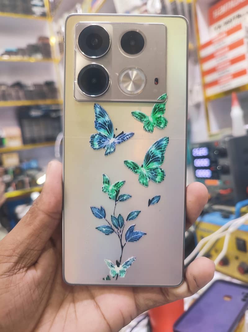Infinix Note 40 0