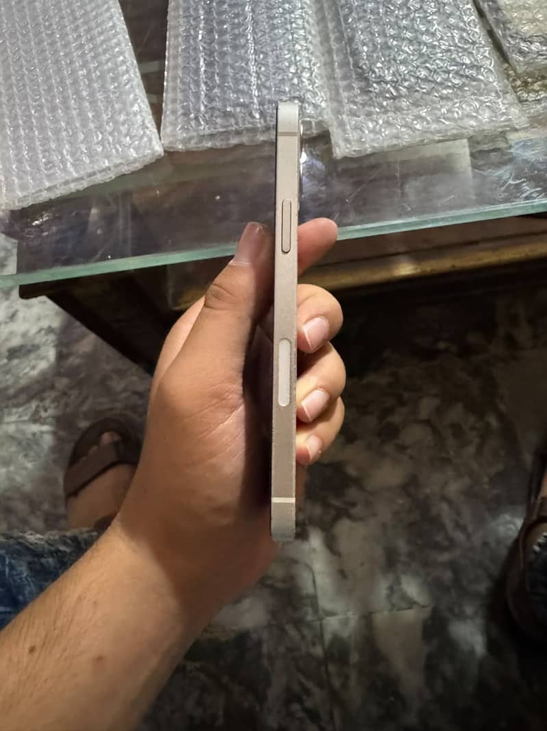 Apple iPhone 12 3
