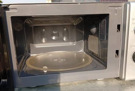Homage Microwave Oven 20L - Neat Clean - All Ok - 10/10