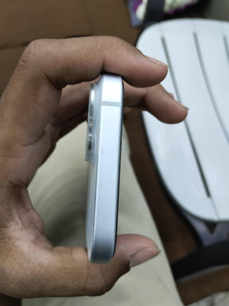 Apple iPhone 15 5