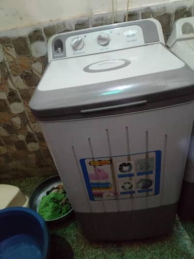washing machine . dry spinner