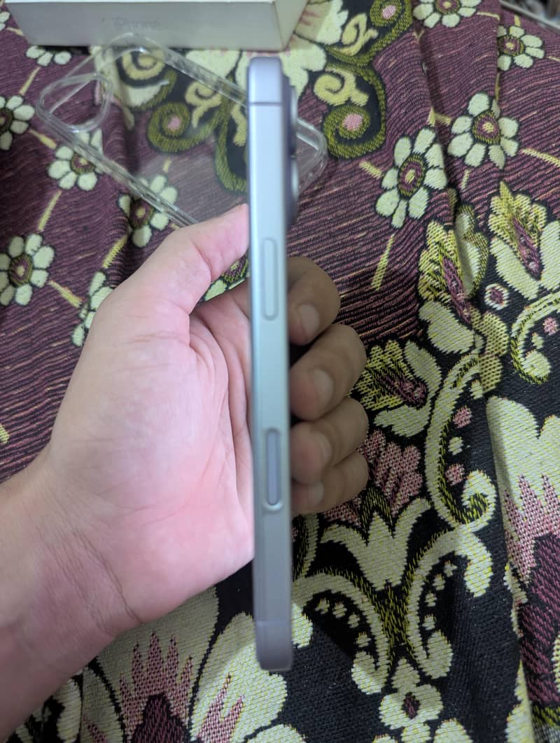 Apple iPhone 17 5