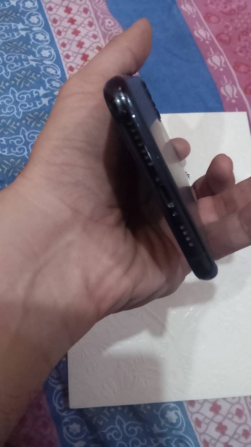 Apple iPhone 11 Pro Max 2