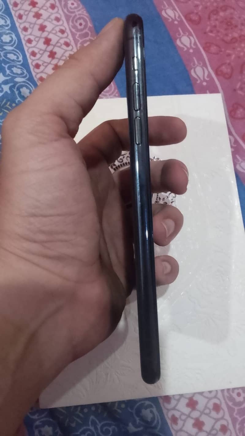 Apple iPhone 11 Pro Max 3