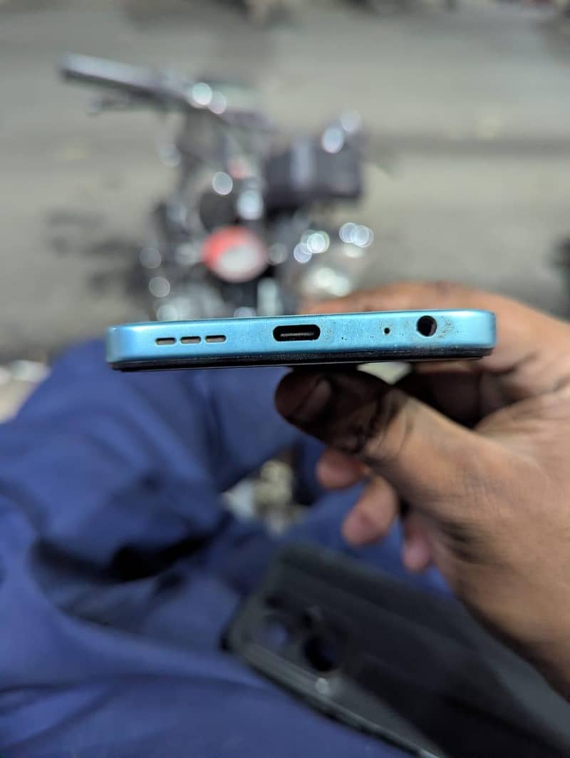 Tecno Spark Go2 1