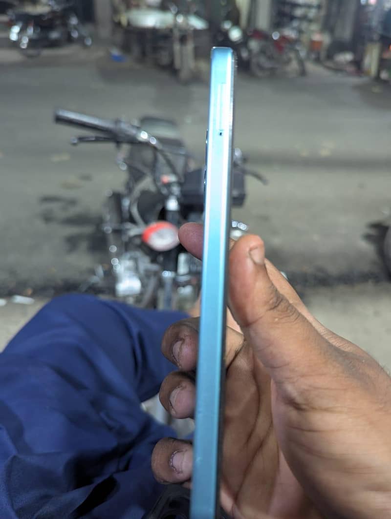 Tecno Spark Go2 5