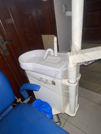 Semi electric dental unit