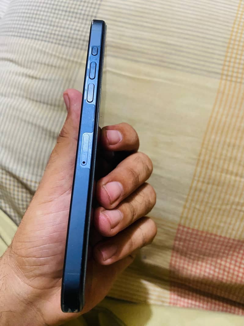 Apple iPhone 15 Pro Max 1