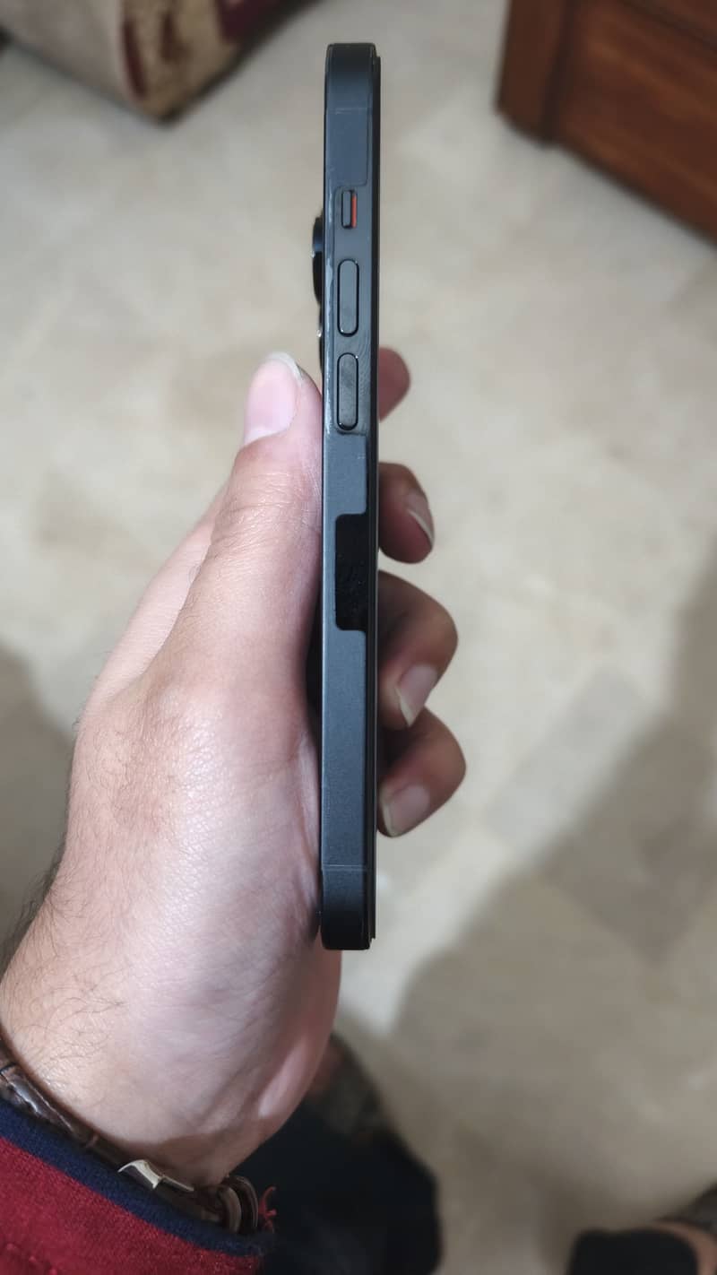 Apple iPhone 14 Pro 2