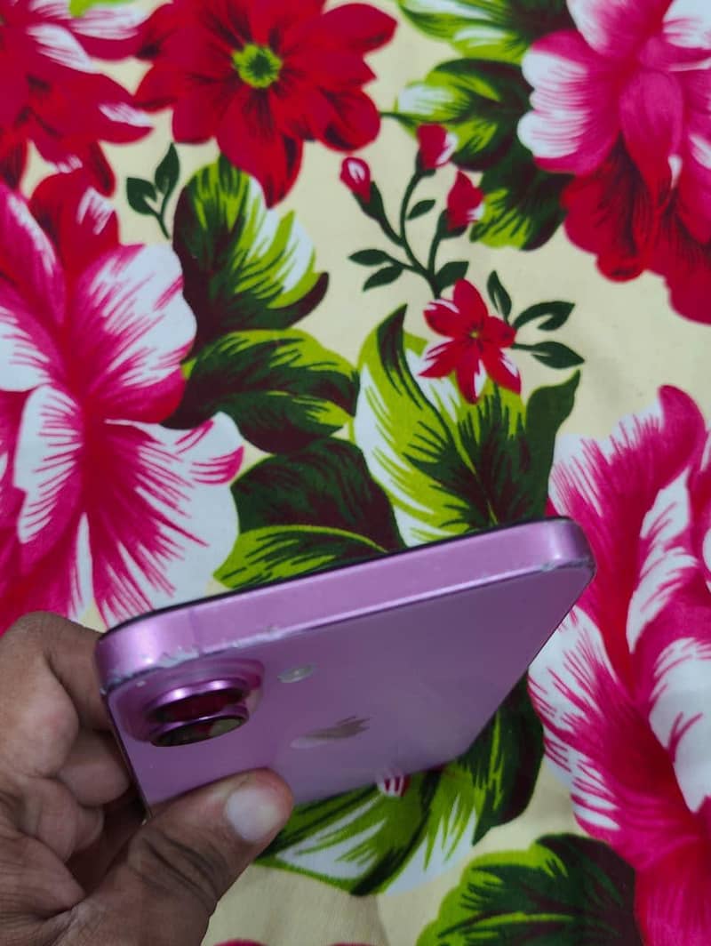 Apple iPhone 16 Plus 11