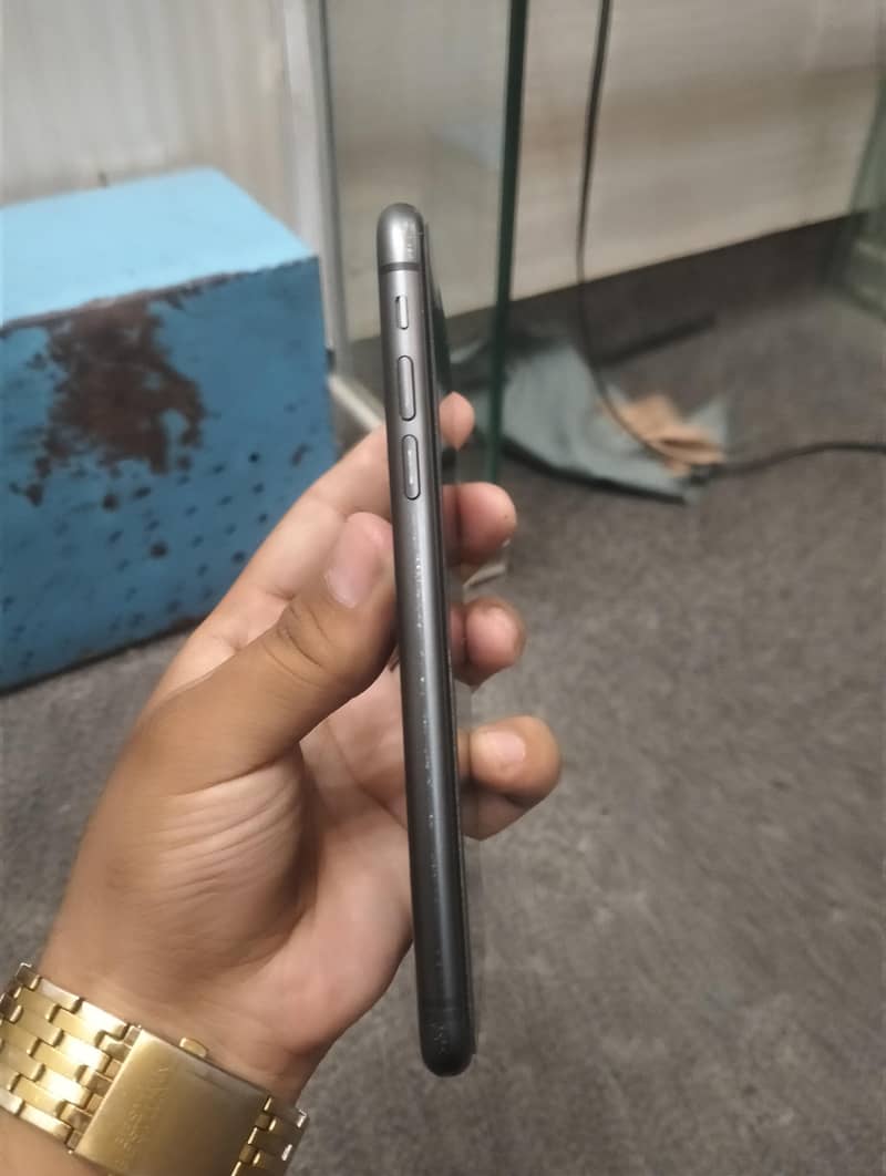 Apple iPhone 11 3