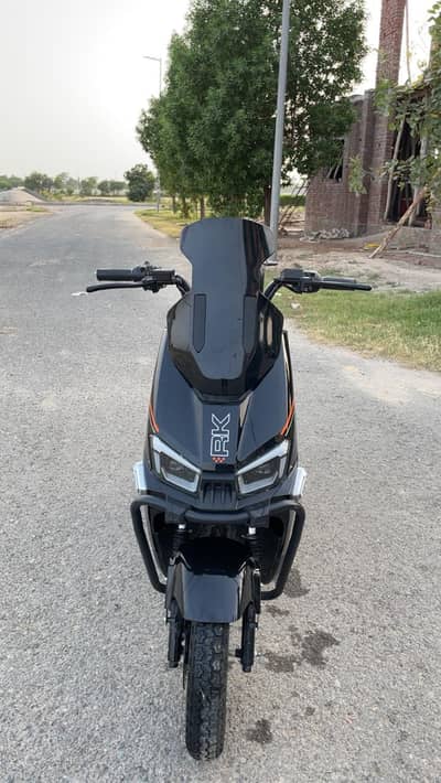 Roadking Raptor GSP Electric Scooter - 2024 model