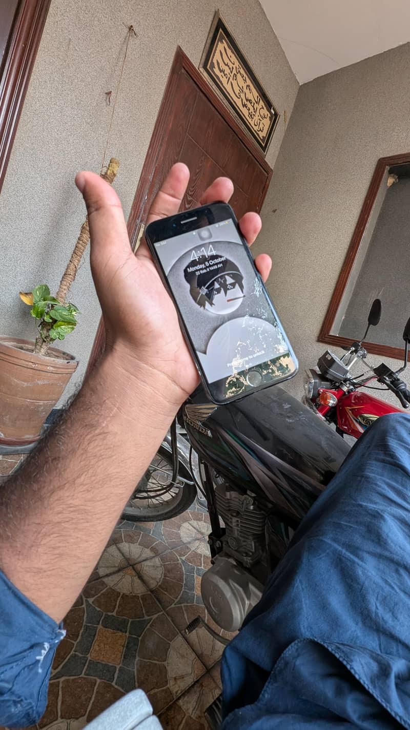 Apple iPhone 7 1
