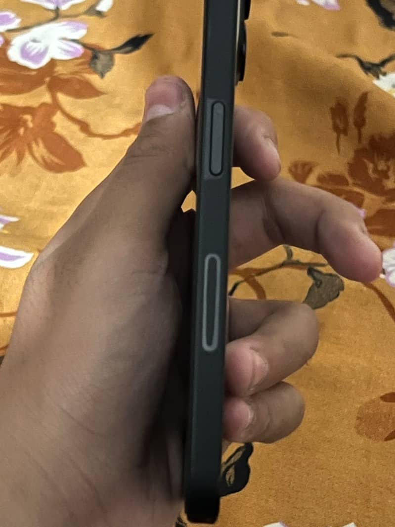 Apple iPhone 15 2