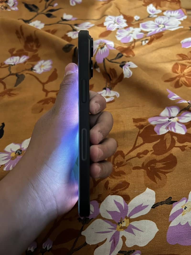 Apple iPhone 15 3
