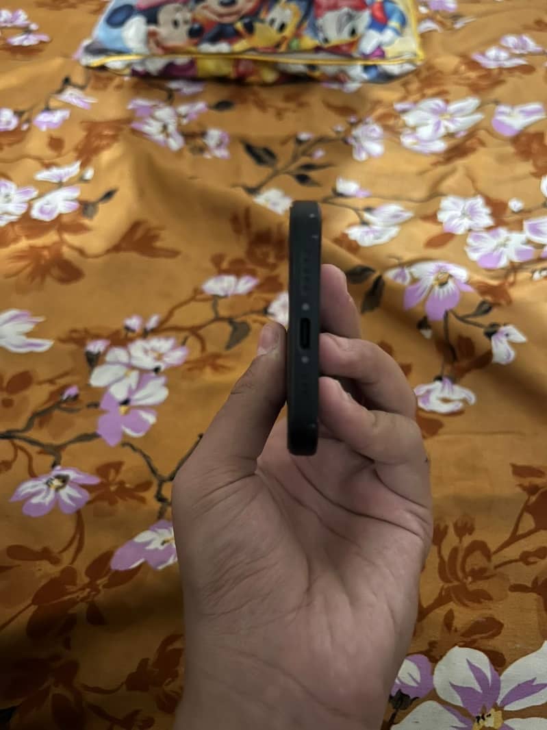 Apple iPhone 15 5