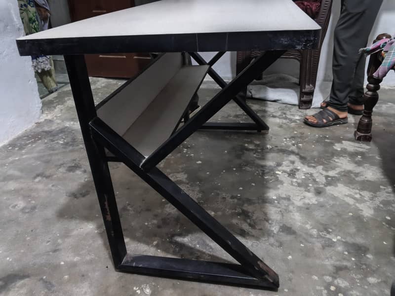 Study Table 0