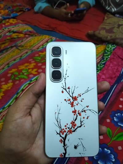 Infinix Hot 60i 6+4=128 with box charge