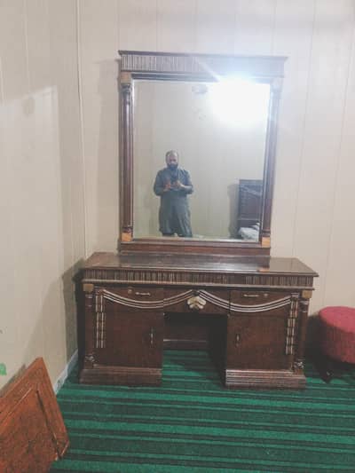 Wooden Dressing table @8000