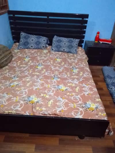 Bed with mattress included 2 side tables