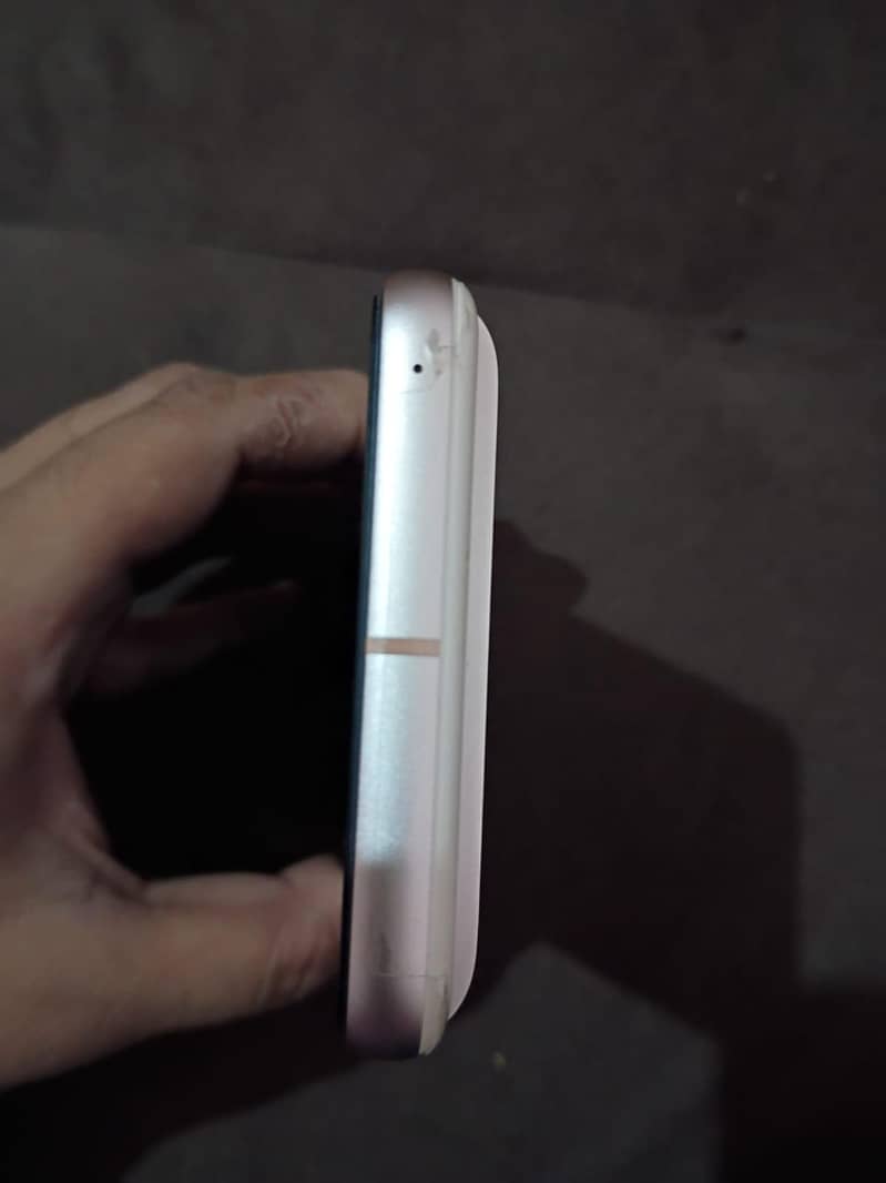 Google Pixel 8 2