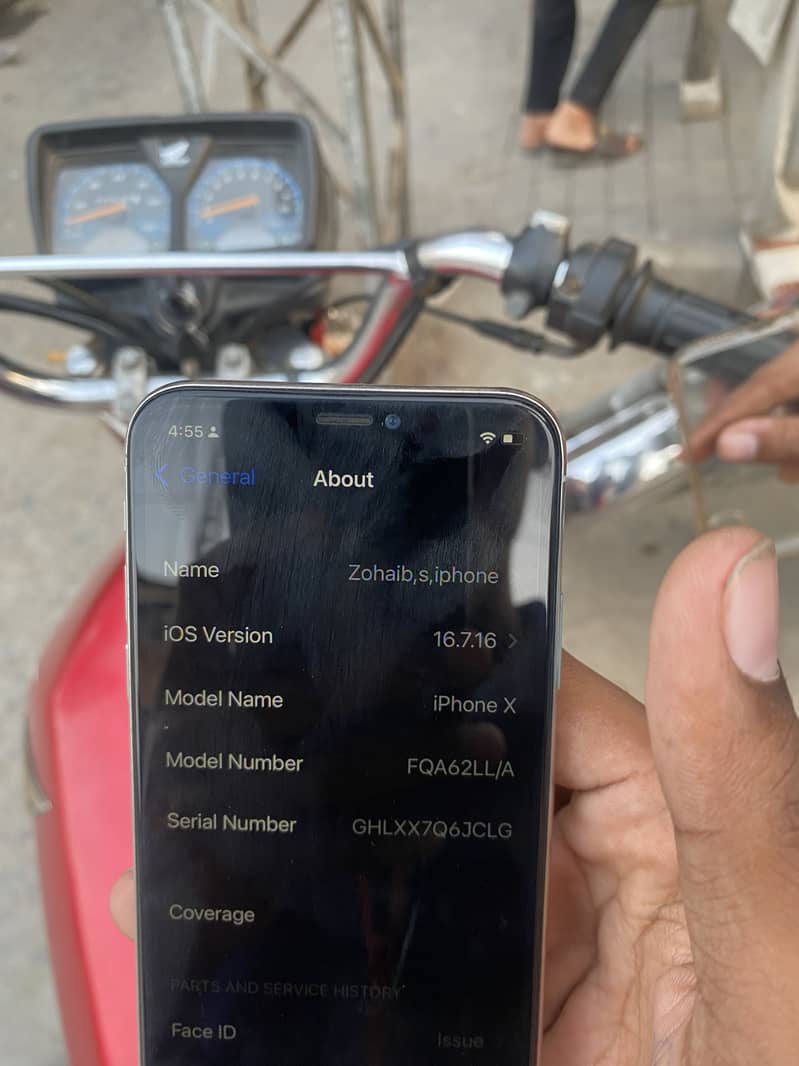 Apple iPhone X 4