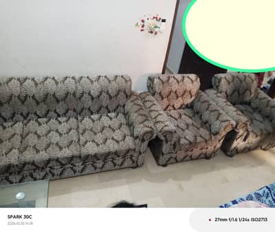 I am selling my Sofa Set