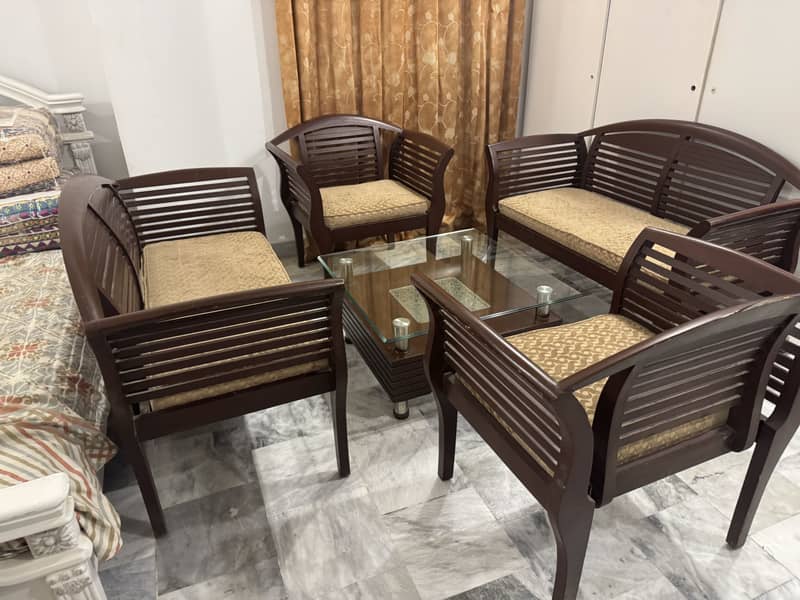 Sofa set with table 1