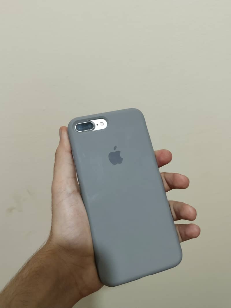 Apple iPhone 7 Plus 5
