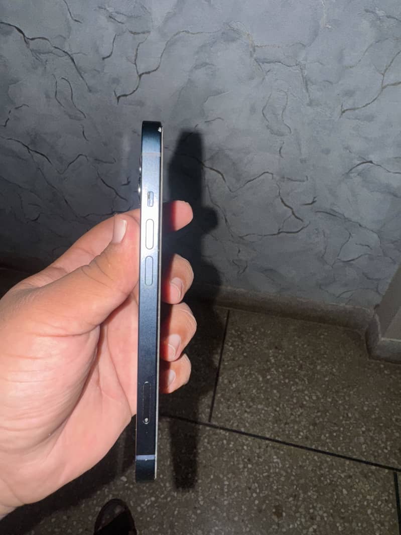 Apple iPhone 13 3