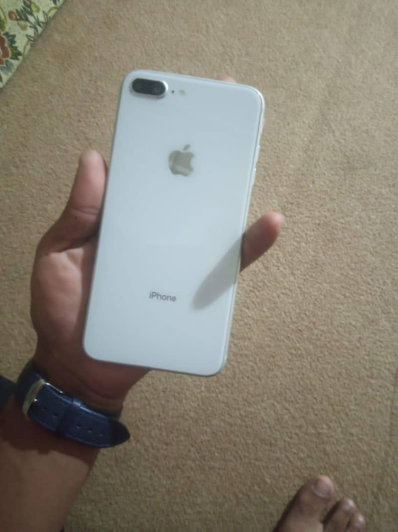 Apple iPhone 8 Plus 0