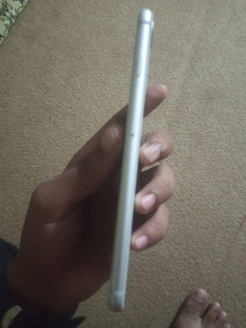 Apple iPhone 8 Plus 5