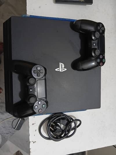 PlayStation 4 Pro, 1TB, in excellent working condition