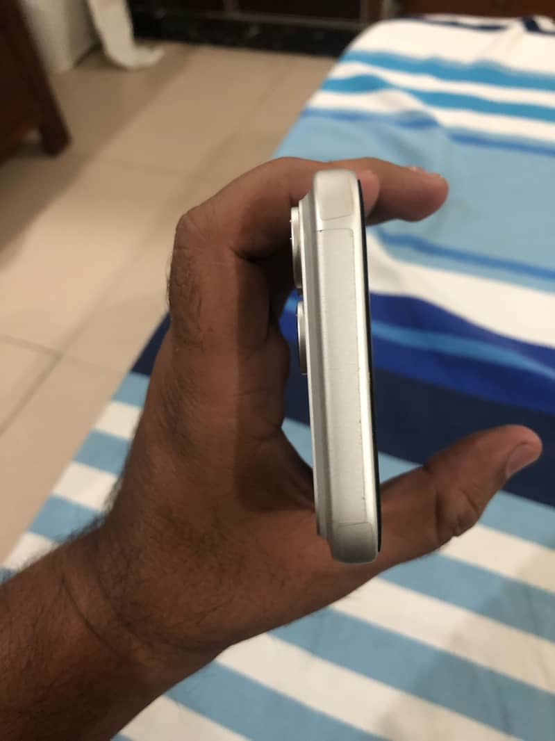 Apple iPhone 17 Pro Max 2