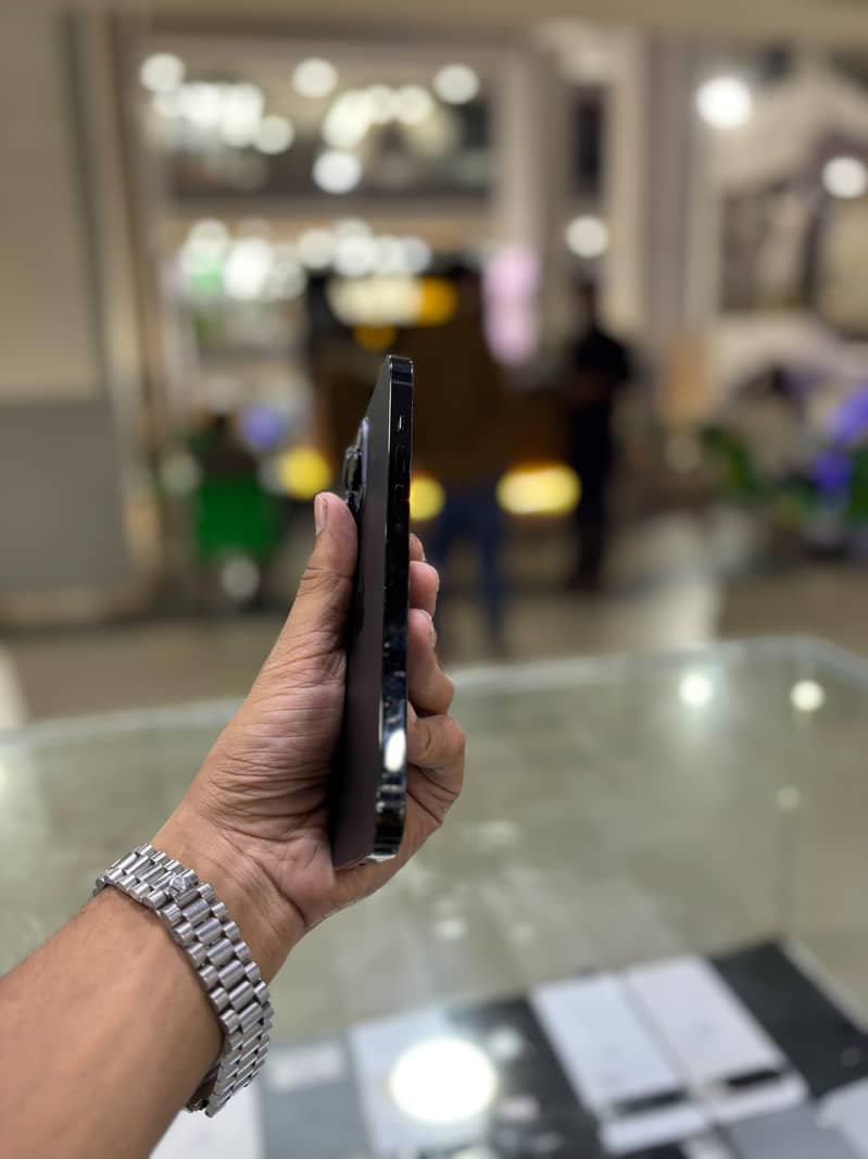 Apple iPhone 14 Pro Max 3