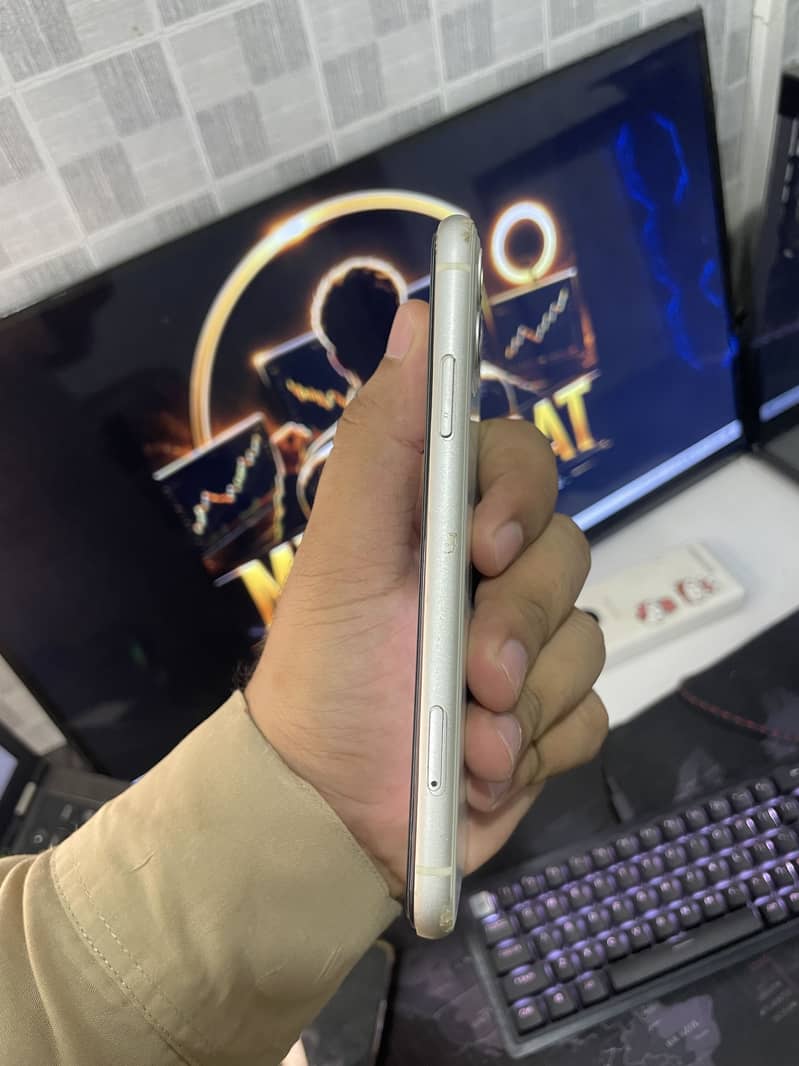 Apple iPhone 11 1