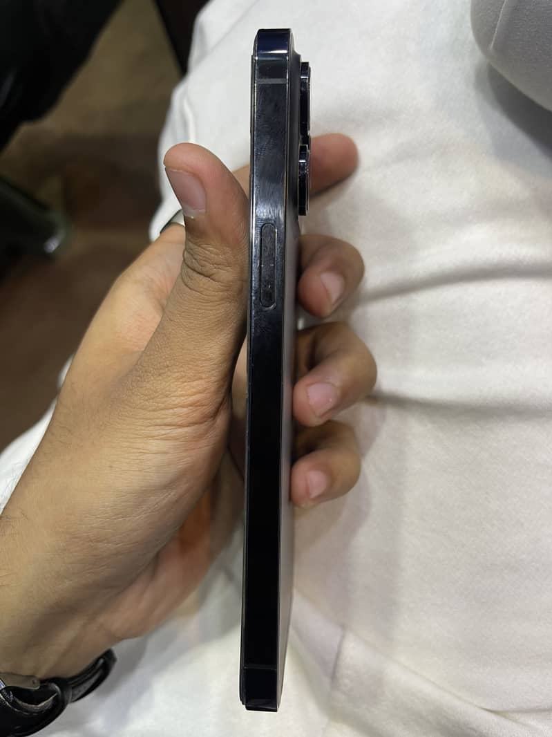Apple iPhone 14 Pro Max 2