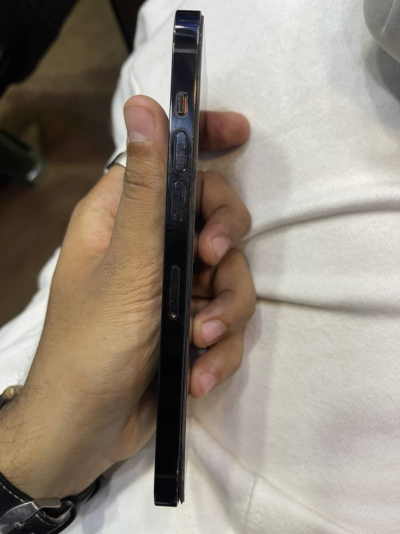 Apple iPhone 14 Pro Max 3