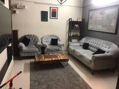 3 Bed DD, 2nd Floor, Road Side , Main Disco