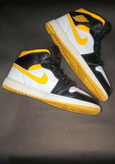 Jordan 1 Mid SE "Laser Orange"Jordan 1 Mid SE "Laser Orange"