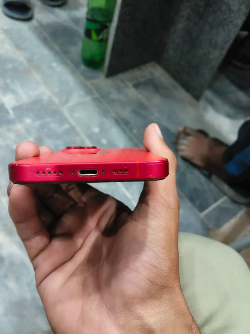 iPhone 14 4