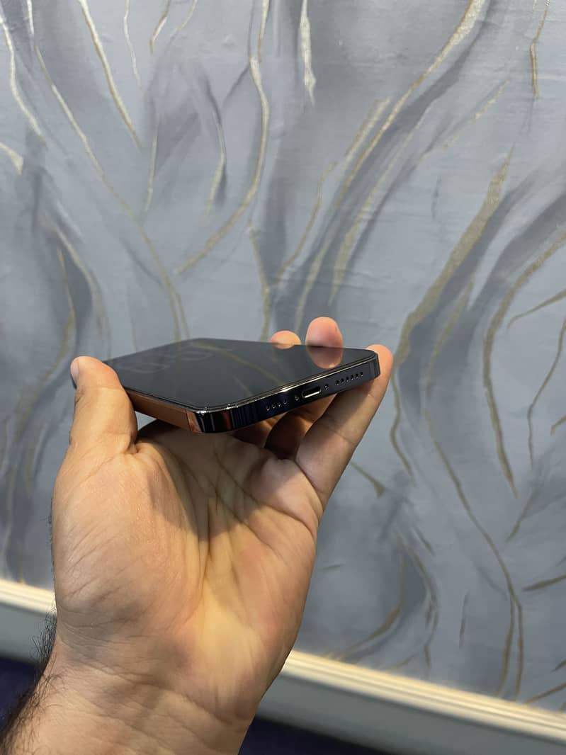 Apple iPhone 14 Pro Max 7
