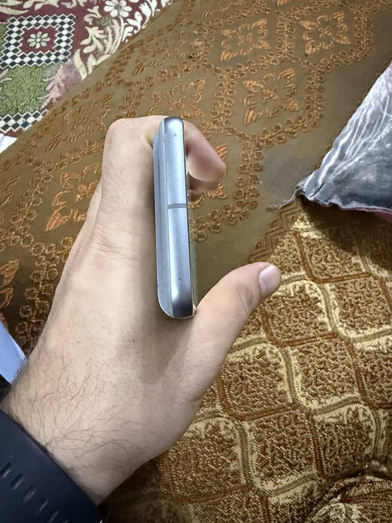 Google Pixel 8 3