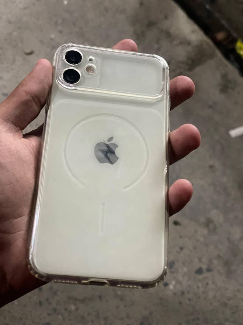 Apple iPhone 11 3