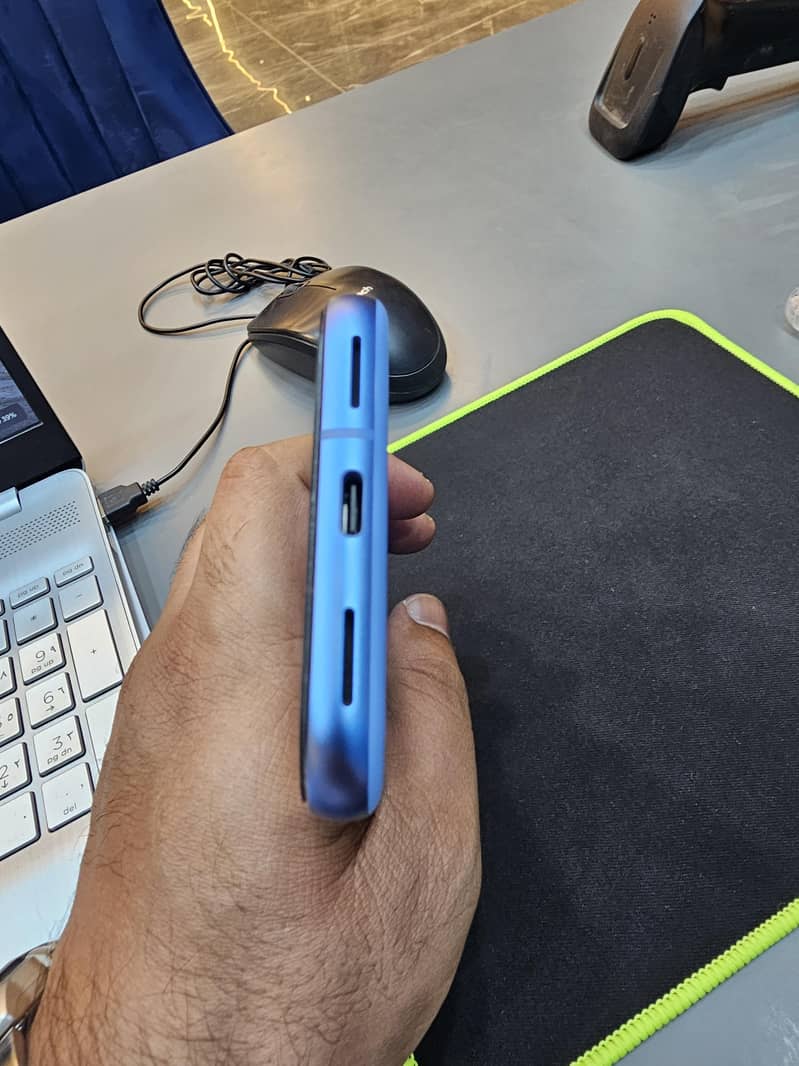 Google Pixel 8a 4
